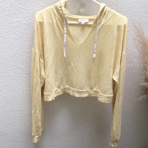 Colsie | Pullover cropped yellow Hoodie - Picture 6 of 7